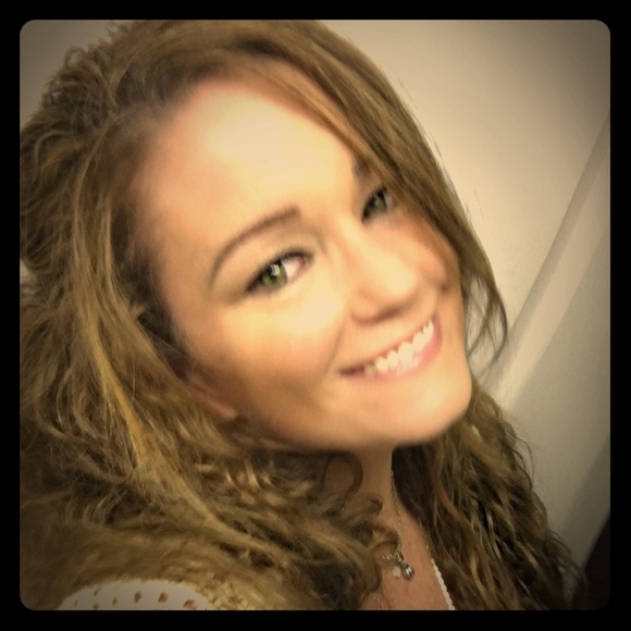 Meet your Posher, Christa - Picture 8 of 10